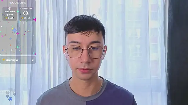 Snapshot of cameron_cum chatting on May 2026 02:45:01 PM cameron cum online show from May 2026 02:45:01 PM