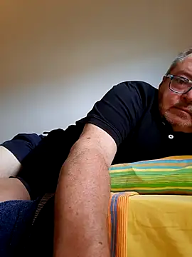 Snapshot of bluangelo chatting on September 2025 12:18:02 PM bluangelo online show from September 2025 12:18:02 PM