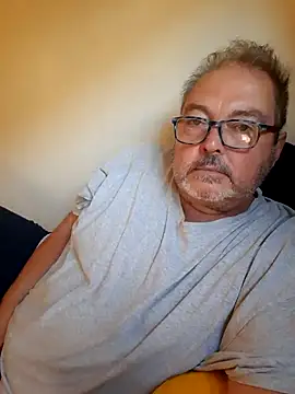 Snapshot of bluangelo chatting on September 2025 12:30:01 PM bluangelo online show from September 2025 12:30:01 PM