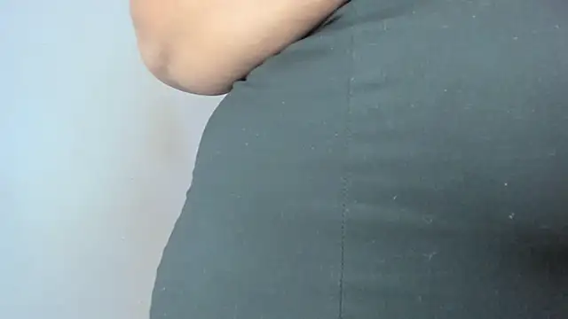 Snapshot of samyriverss chatting on December 2024 06:48:02 AM samyriverss online show from December 2024 06:48:02 AM