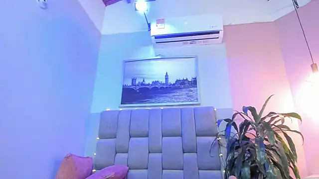 Snapshot of samyriverss chatting on December 2024 07:10:01 AM samyriverss online show from December 2024 07:10:01 AM