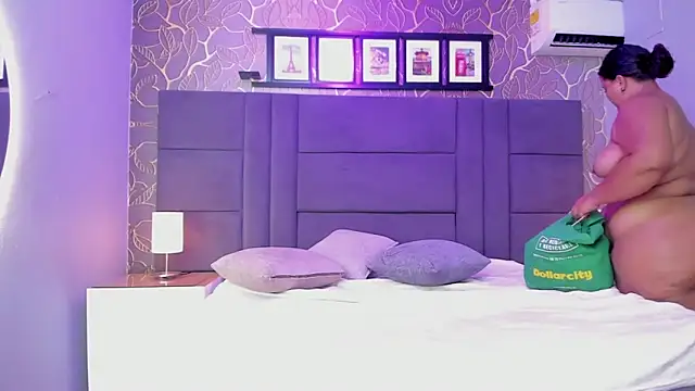 Snapshot of samyriverss chatting on September 2025 07:18:02 PM samyriverss online show from September 2025 07:18:02 PM