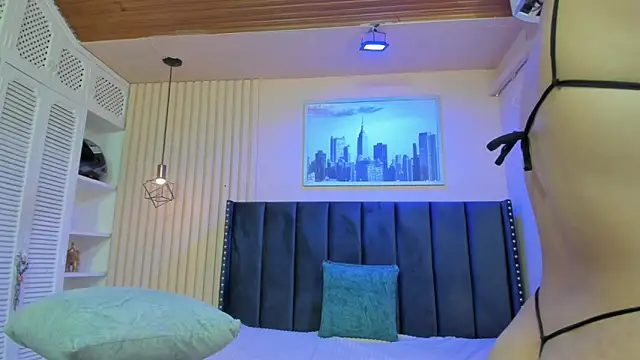 viiolett lee online show from March 2026 07:44:01 PM