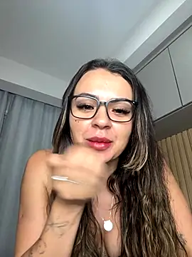 Snapshot of carol_amorim chatting on October 2025 03:03:02 AM carol amorim online show from October 2025 03:03:02 AM