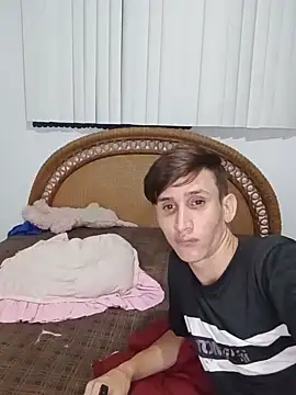 Snapshot of Milfvalesk chatting on October 2025 03:04:01 AM Milfvalesk online show from October 2025 03:04:01 AM