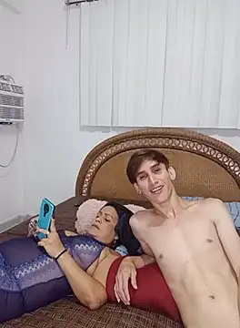 Snapshot of Milfvalesk chatting on October 2025 08:53:02 PM Milfvalesk online show from October 2025 08:53:02 PM