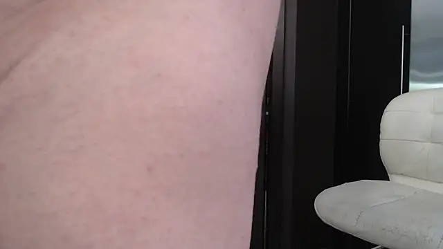 Toy-Daddy online show from September 2025 03:45:01 PM