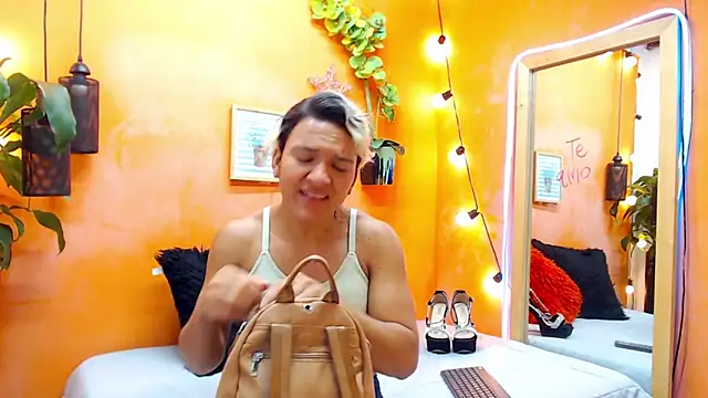 Snapshot of aslyhernandez_7 chatting on December 2024 11:22:02 AM aslyhernandez 7 online show from December 2024 11:22:02 AM