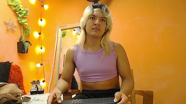 Snapshot of aslyhernandez_7 chatting on January 2025 11:21:02 AM aslyhernandez 7 online show from January 2025 11:21:02 AM