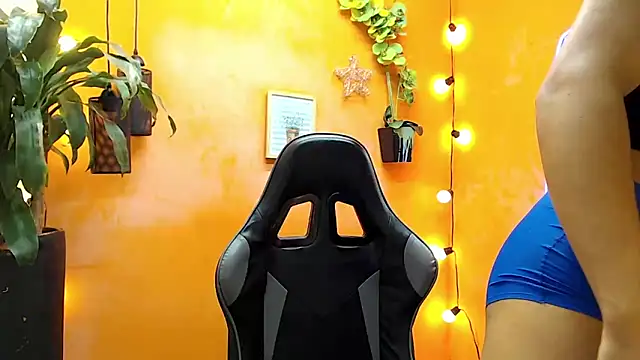 Snapshot of aslyhernandez_7 chatting on January 2025 11:22:01 AM aslyhernandez 7 online show from January 2025 11:22:01 AM