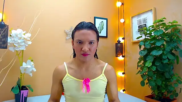 Snapshot of aslyhernandez_7 chatting on October 2025 12:36:02 PM aslyhernandez 7 online show from October 2025 12:36:02 PM