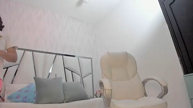 Victoriaa millers online show from April 2026 07:08:02 PM