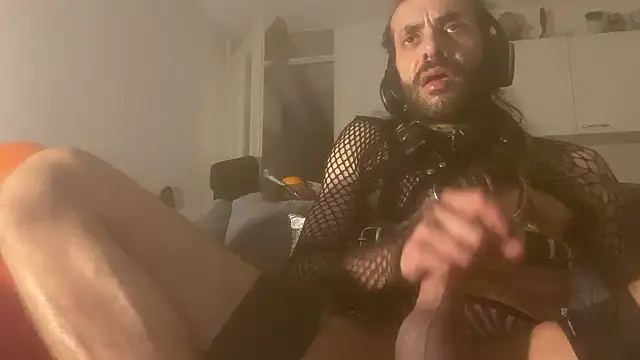 P4RtYBOII92 online show from September 2025 07:36:01 PM