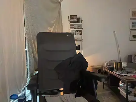 P4RtYBOII92 online show from December 2025 10:33:01 AM