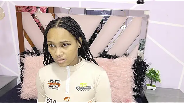 Elith noa online show from December 2025 08:27:01 PM