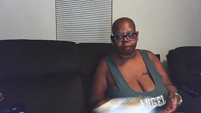 PrettysWorld online show from June 2026 03:11:02 AM