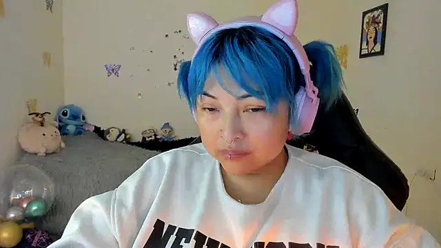 Shaddycute  online show from September 2025 10:42:02 PM