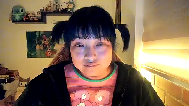 Snapshot of Shaddycute_ chatting on February 2026 12:04:02 AM Shaddycute online show from February 2026 12:04:02 AM