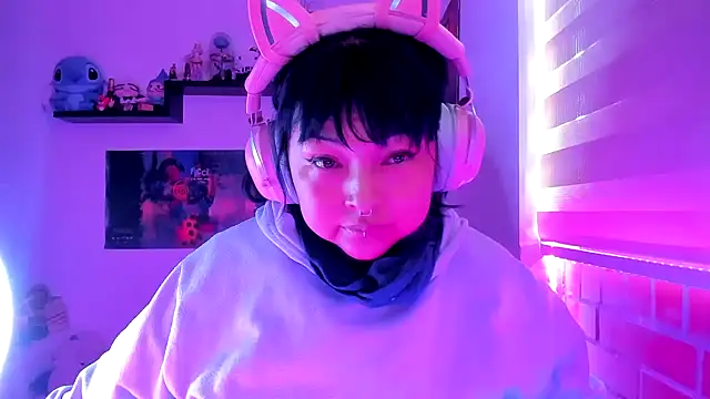 Snapshot of Shaddycute_ chatting on February 2026 06:08:02 PM Shaddycute online show from February 2026 06:08:02 PM