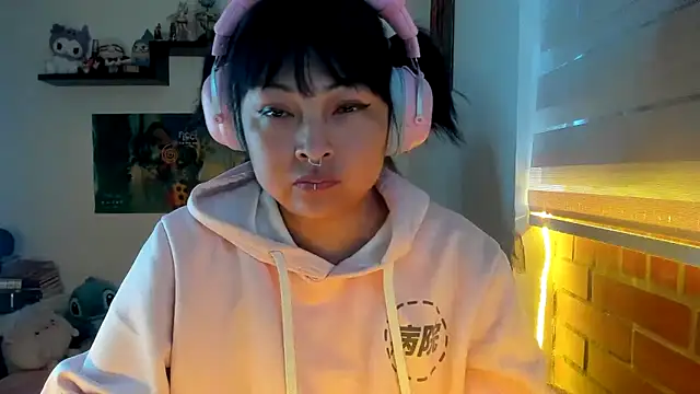 Snapshot of Shaddycute_ chatting on February 2026 12:24:02 PM Shaddycute online show from February 2026 12:24:02 PM