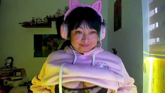 Snapshot of Shaddycute_ chatting on March 2026 10:37:02 PM Shaddycute online show from March 2026 10:37:02 PM