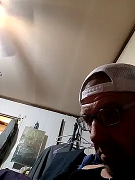 Snapshot of gettinit2wice chatting on February 2025 12:16:01 PM gettinit2wice online show from February 2025 12:16:01 PM