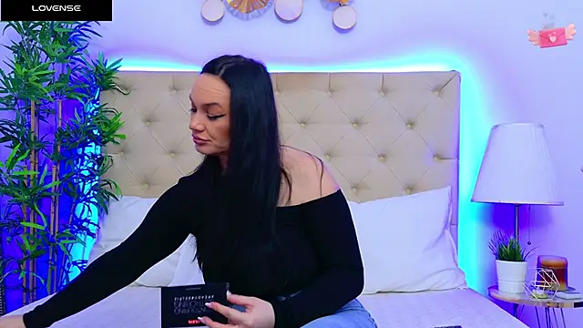 DaliyaArabian online show from January 2025 01:17:01 PM