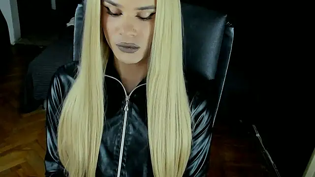 EvelynLexy online show from September 2025 05:18:02 PM