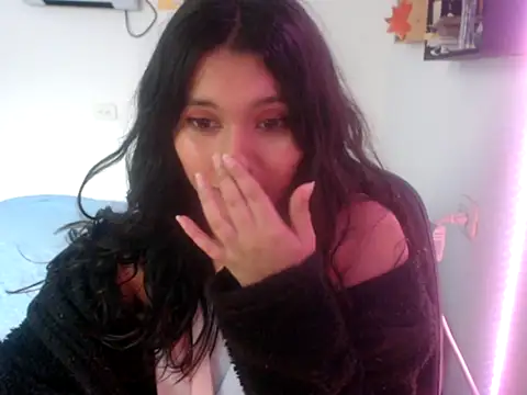 Snapshot of HannaKlein chatting on September 2025 05:34:02 PM HannaKlein online show from September 2025 05:34:02 PM