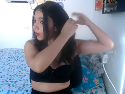 Snapshot of HannaKlein chatting on September 2025 01:03:01 PM HannaKlein online show from September 2025 01:03:01 PM