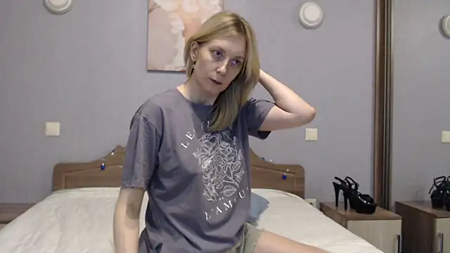 AvelinaLeoni online show from December 2024 03:35:01 PM