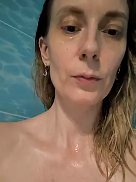 Snapshot of AvelinaLeoni chatting on November 2025 07:34:02 PM AvelinaLeoni online show from November 2025 07:34:02 PM