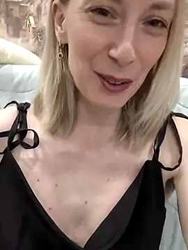 Snapshot of AvelinaLeoni chatting on November 2025 06:46:02 AM AvelinaLeoni online show from November 2025 06:46:02 AM