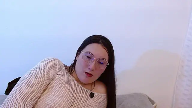Snapshot of Elle_Lee_ chatting on June 2026 03:44:01 PM Elle Lee online show from June 2026 03:44:01 PM
