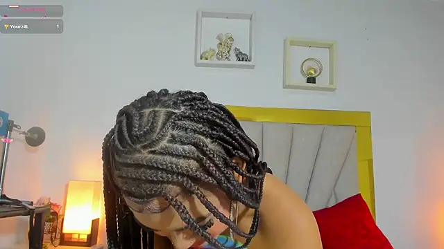 Snapshot of vahiolet_fuentes chatting on December 2024 03:02:02 AM vahiolet fuentes online show from December 2024 03:02:02 AM