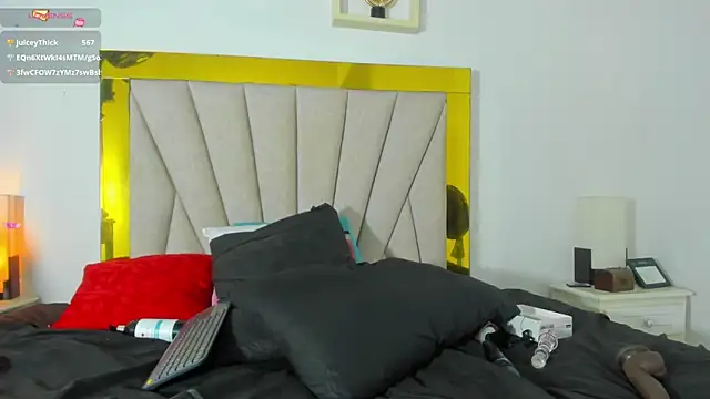 Snapshot of vahiolet_fuentes chatting on January 2025 06:06:01 AM vahiolet fuentes online show from January 2025 06:06:01 AM