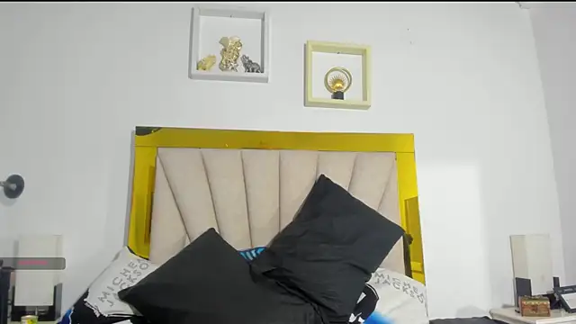 Snapshot of vahiolet_fuentes chatting on February 2025 03:00:02 AM vahiolet fuentes online show from February 2025 03:00:02 AM