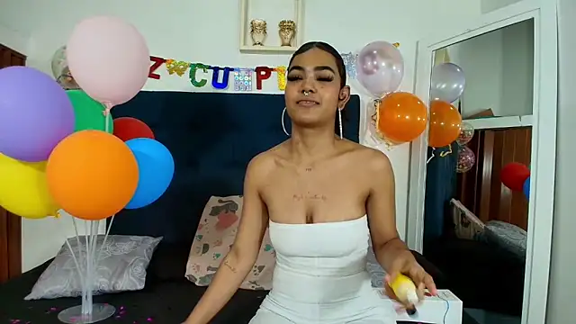 Snapshot of vahiolet_fuentes chatting on March 2025 03:02:02 AM vahiolet fuentes online show from March 2025 03:02:02 AM