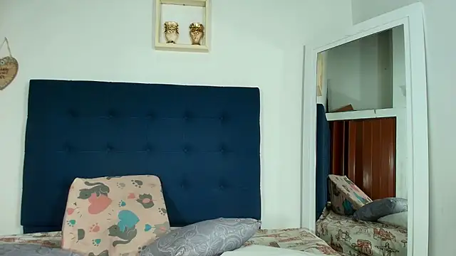 Snapshot of vahiolet_fuentes chatting on March 2025 02:59:01 AM vahiolet fuentes online show from March 2025 02:59:01 AM