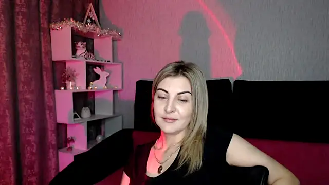 Snapshot of Amelia_Harper chatting on December 2024 05:42:02 PM Amelia Harper online show from December 2024 05:42:02 PM