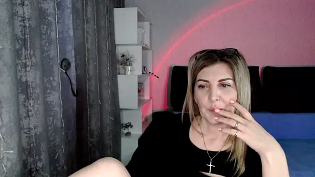 Snapshot of Amelia_Harper chatting on March 2025 05:49:02 PM Amelia Harper online show from March 2025 05:49:02 PM