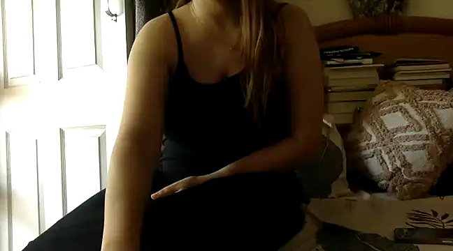 Snapshot of SubmissiveJyotika chatting on February 2025 07:33:01 AM SubmissiveJyotika online show from February 2025 07:33:01 AM