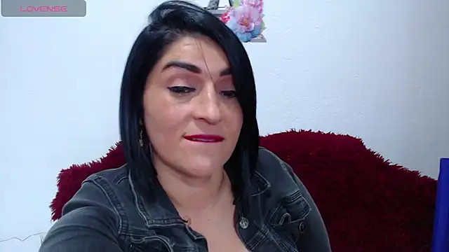 Snapshot of karenlennox1 chatting on March 2025 11:42:01 PM karenlennox1 online show from March 2025 11:42:01 PM