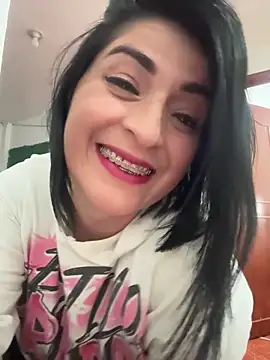 Snapshot of karenlennox1 chatting on March 2025 10:53:01 PM karenlennox1 online show from March 2025 10:53:01 PM