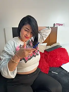 karenlennox1 online show from April 2026 01:19:02 AM