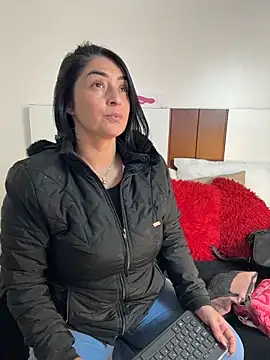 karenlennox1 online show from May 2026 02:49:02 AM