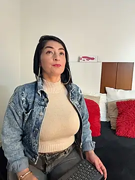 karenlennox1 online show from May 2026 08:58:01 PM