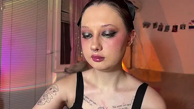 Jenny darling love online show from June 2026 07:04:01 PM