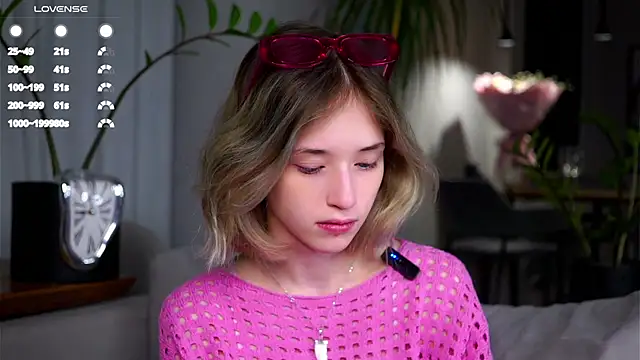 Snapshot of EdlinHargus chatting on January 2025 01:42:02 AM EdlinHargus online show from January 2025 01:42:02 AM