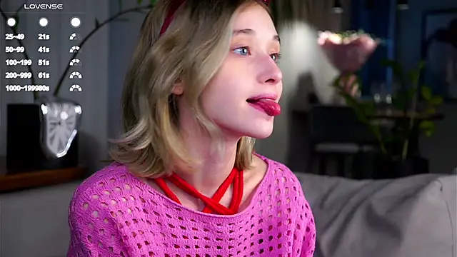 Snapshot of EdlinHargus chatting on January 2025 08:14:02 AM EdlinHargus online show from January 2025 08:14:02 AM